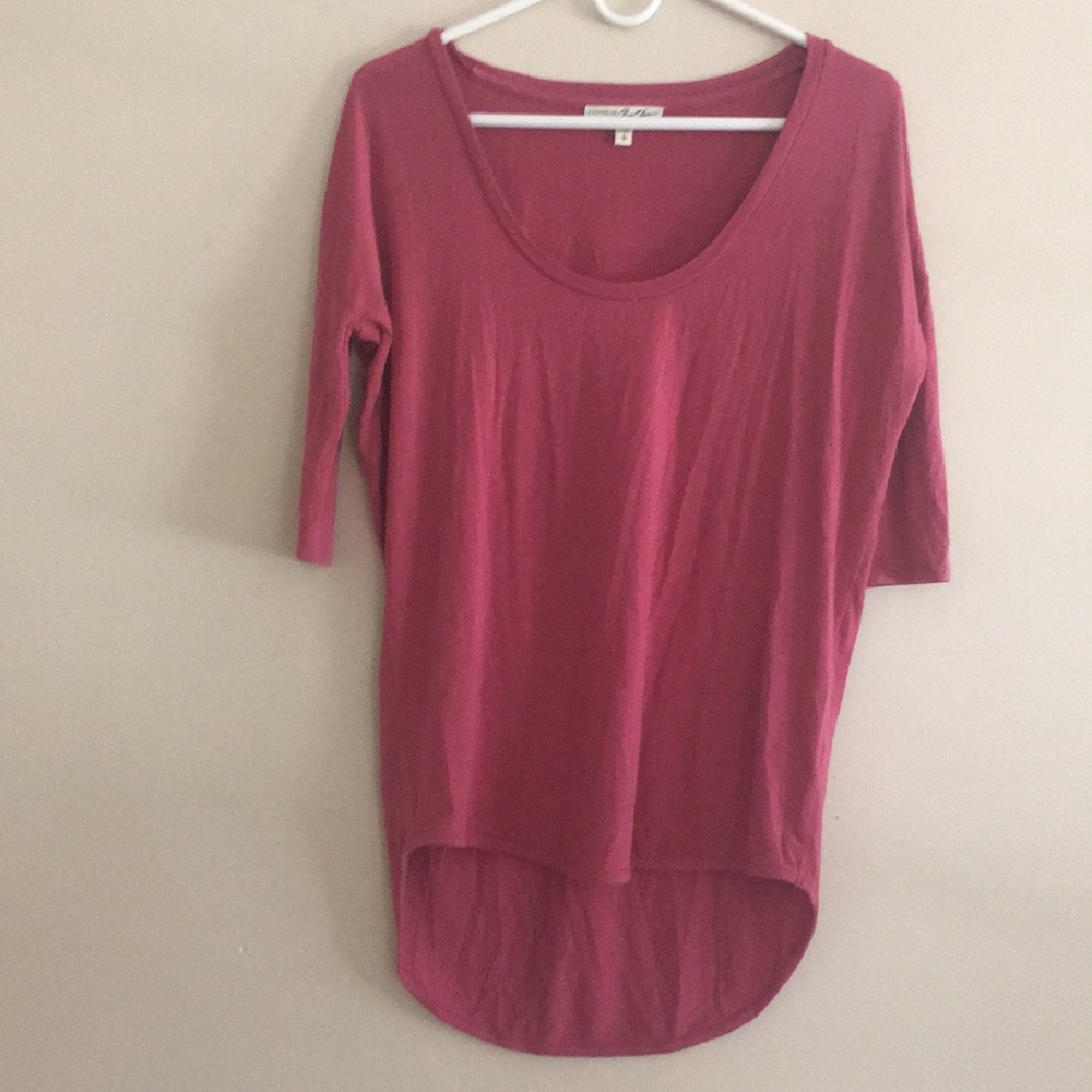 Express Red 1/2 length sleeve high low top
